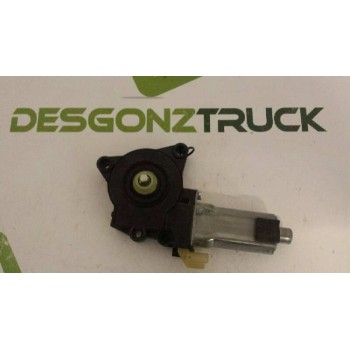 MOTOR ELEVALUNAS DELANTERO DERECHO 