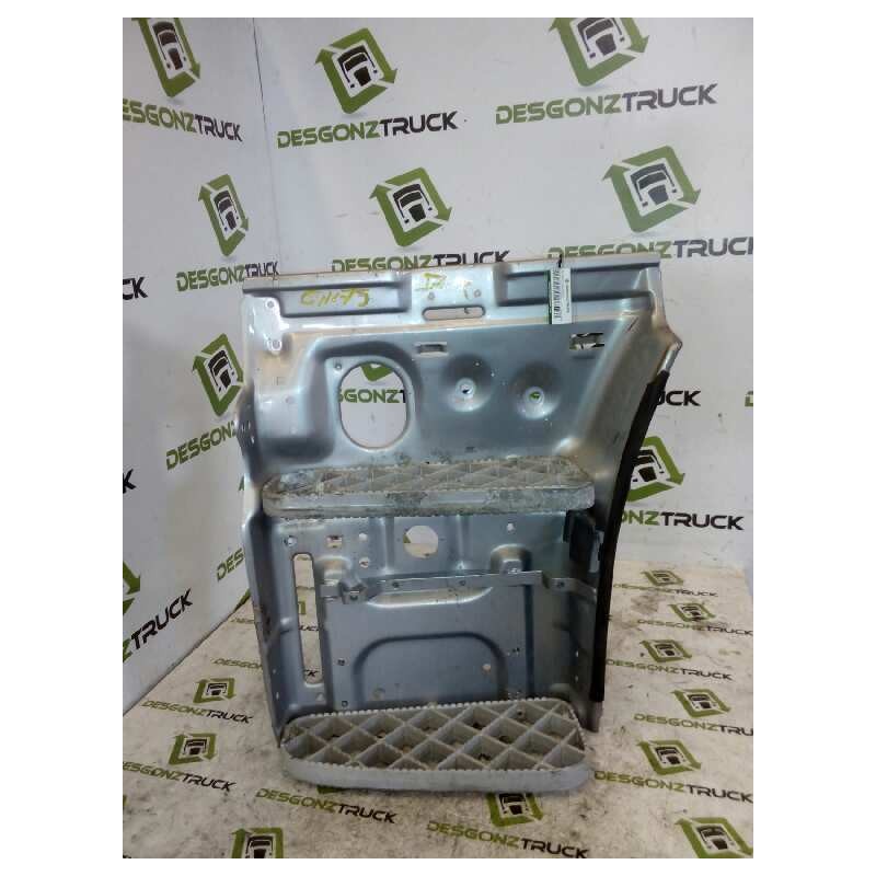 Recambio de peldaño izquierdo para scania serie 4 (p/r 124 l) fsa 420 (4x2) e2/e3 largo cr 19 topline referencia OEM IAM 1515193 - Gris