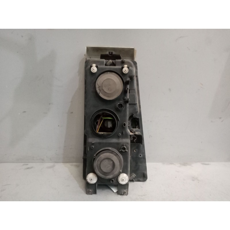 Recambio de faro izquierdo para renault magnum ab 2005 12.0 diesel referencia OEM IAM 2