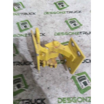 Recambio de bisagra delantera derecha para man tgx 18.xxx fg / 4x2 bl xl referencia OEM IAM  PARTE SUPERIOR 