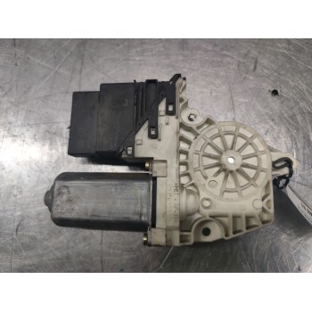 MOTOR ELEVALUNAS TRASERO DERECHO 105407301 18 PINS 