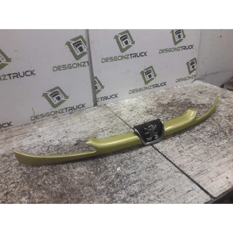 Recambio de rejilla delantera central para peugeot 206 berlina xs clim referencia OEM IAM 9628691277 2