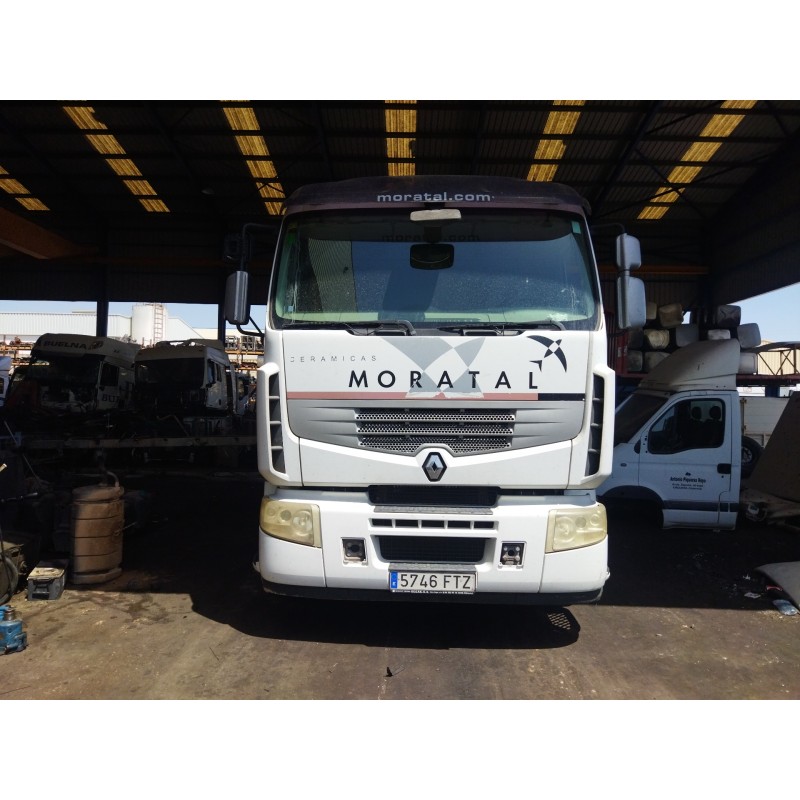 RENAULT PREMIUM LANDER