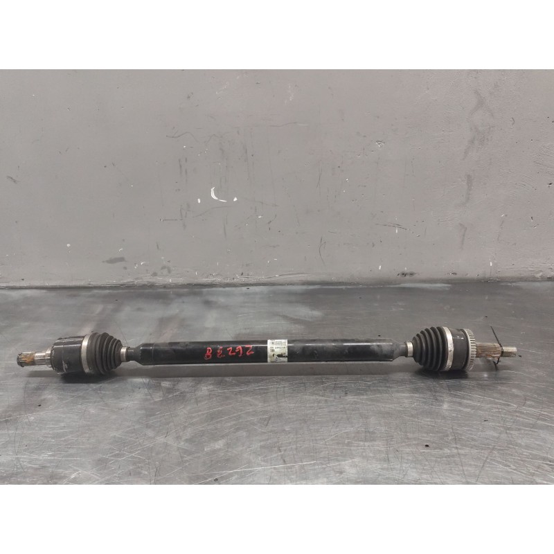 Recambio de transmision delantera derecha para kia sportage iv (ql, qle) 1.7 crdi referencia OEM IAM D09QJ8W321VN - Blanco