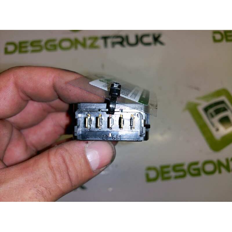 Recambio de mando elevalunas delantero derecho para peugeot 306 berlina 3/5 puertas (s1) style d referencia OEM IAM 6552Y9 2