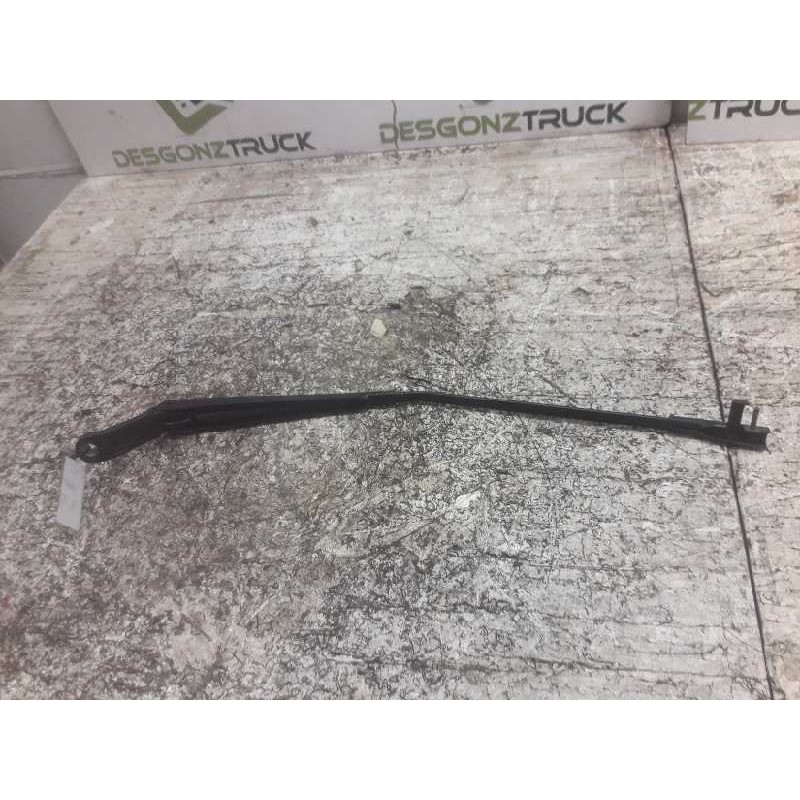 Recambio de brazo limpia delantero derecho para peugeot 407 st sport referencia OEM IAM 2