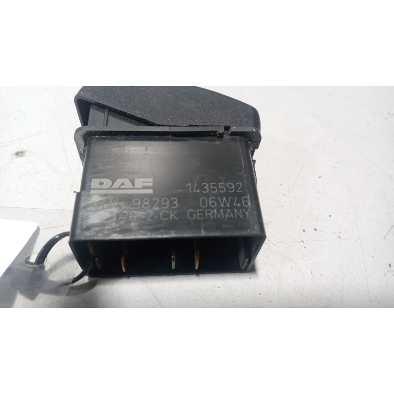 Recambio de interruptor para daf serie xf105.510 12.9 diesel referencia OEM IAM 1435592 - Rojo 3
