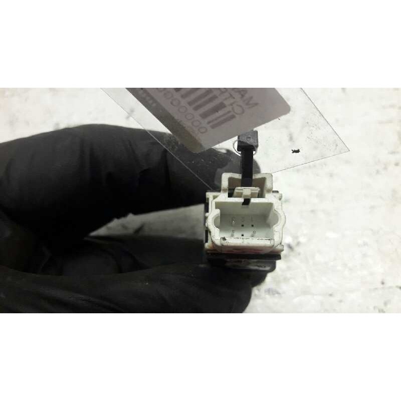Recambio de mando cierre centralizado para citroën c5 berlina 2.0 hdi 90 sx/sx automático referencia OEM IAM 96409529 2