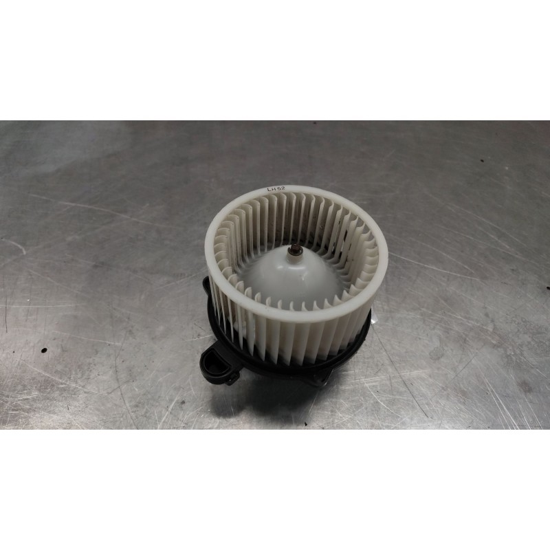 Recambio de ventilador calefaccion para kia sportage iv (ql, qle) 1.7 crdi referencia OEM IAM 7311160901  7311160901 - Blanco