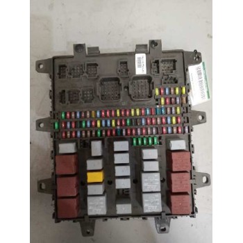 Recambio de caja reles / fusibles para renault magnum ab 2005 12.8 diesel referencia OEM IAM 7421464562  