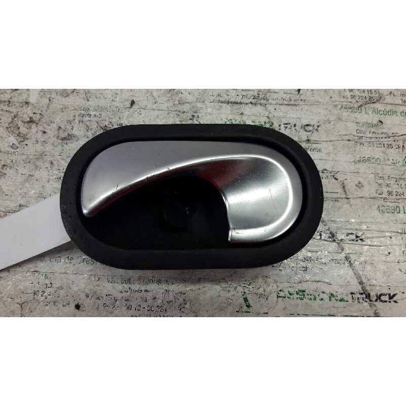 Recambio de maneta interior delantera izquierda para renault megane ii berlina 5p confort authentique referencia OEM IAM 8200028 - Gris