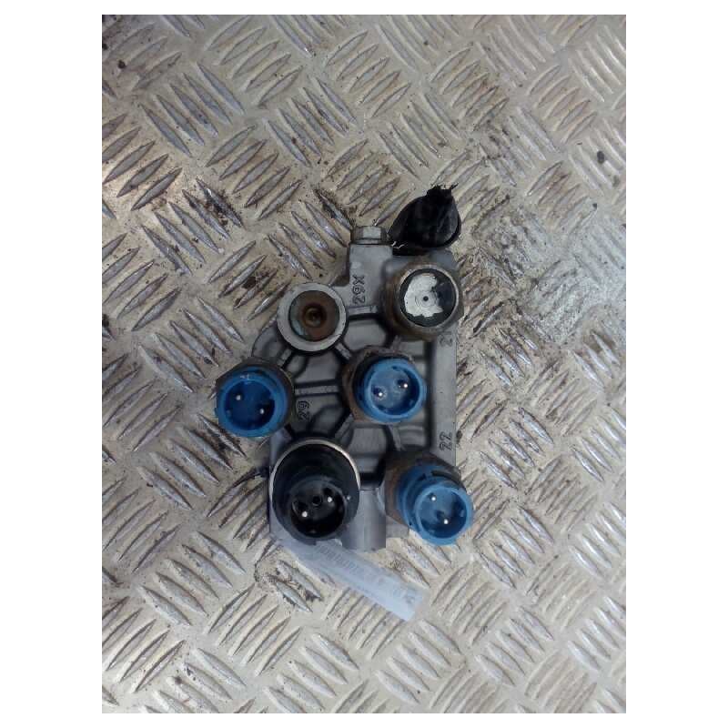 Recambio de valvula aire para renault hr 420.18/26 premium 01  chasis 4x2 420.18 larga distancia referencia OEM IAM RZ004456E - Amarillo 3