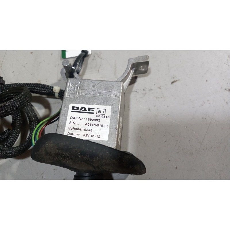 Recambio de mando intarder para daf serie xf105.460 12.9 diesel referencia OEM IAM 1892962 - Blanco 2