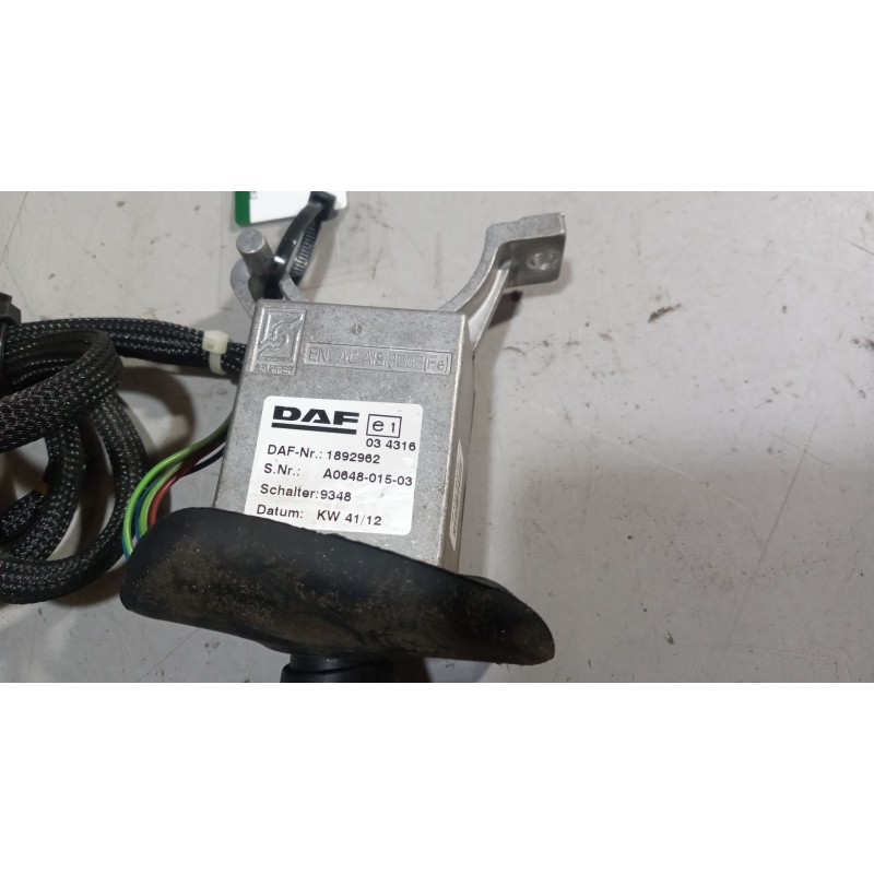 Recambio de mando intarder para daf serie xf105.460 12.9 diesel referencia OEM IAM 1892962 - Blanco 3