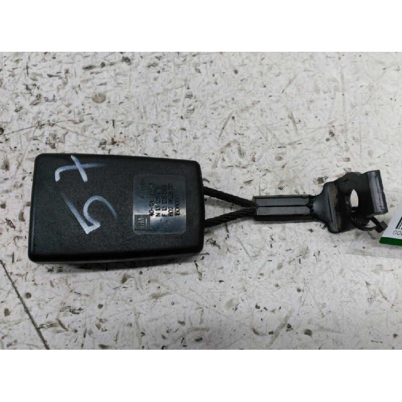 Recambio de enganche de cinturon trasero izquierdo para opel astra gtc cosmo referencia OEM IAM 13128018  