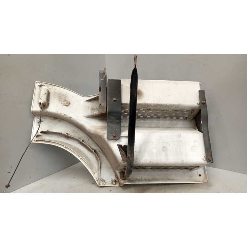 Recambio de peldaño izquierdo para mercedes-benz actros 2/3 2 - ejes / 6 cil. 12.0 v6 diesel (om 501 la) referencia OEM IAM a941 - Blanco 2