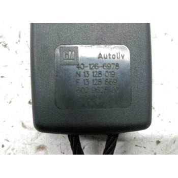 Recambio de enganche de cinturon trasero central para opel astra gtc cosmo referencia OEM IAM 13128019  
