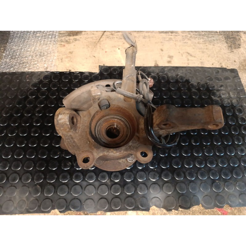 Recambio de mangueta delantera izquierda para nissan almera tino (v10m) 2.2 16v turbodiesel cat referencia OEM IAM 2