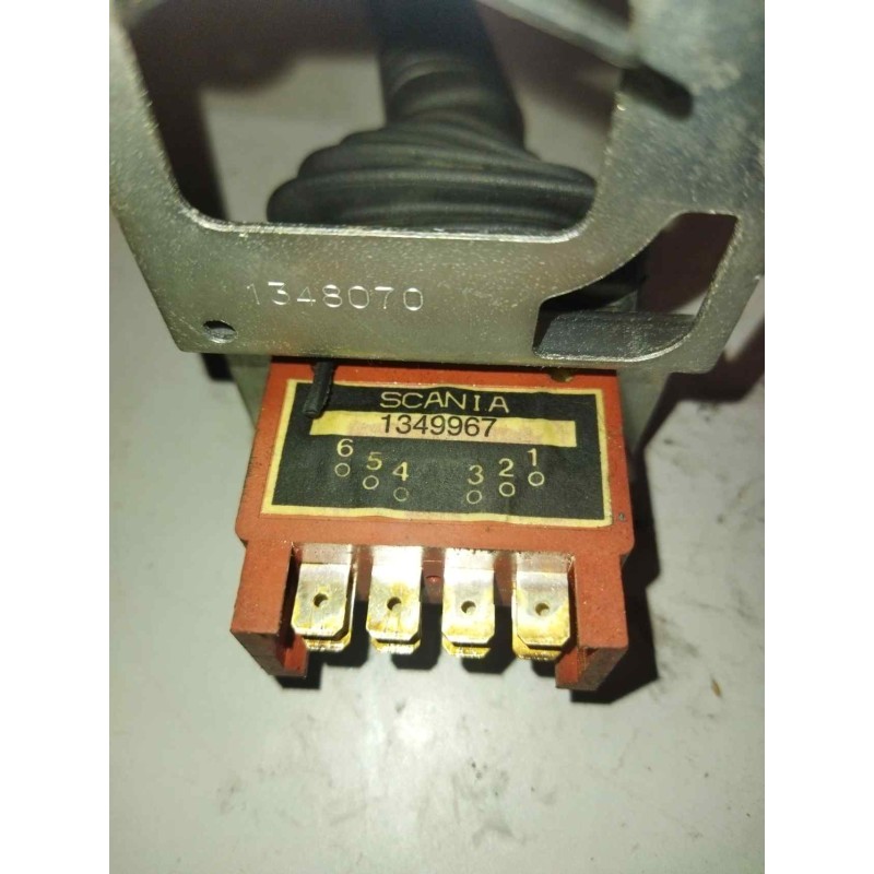 Recambio de interruptor para scania serie 4 (p/r 124 l) 11.7 diesel referencia OEM IAM 1349967  MANDO INTARDER - Amarillo 3