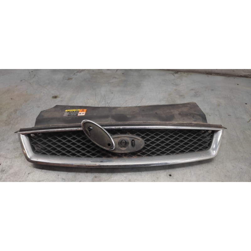 Recambio de rejilla delantera central para ford focus berlina (cap) 1.6 cat referencia OEM IAM 2