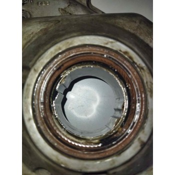 Recambio de bomba aceite para nissan cabstar 09.06 2.5 diesel referencia OEM IAM 15010EB30A  
