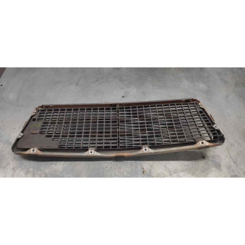 Recambio de rejilla delantera para mercedes-benz clase c (w202) berlina referencia OEM IAM 2028880023 2