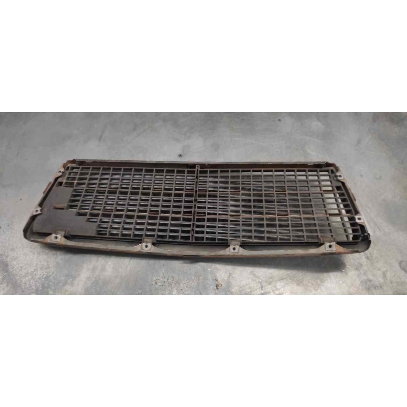 Recambio de rejilla delantera para mercedes-benz clase c (w202) berlina referencia OEM IAM 2028880023 2