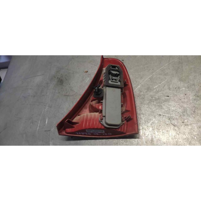 Recambio de piloto trasero izquierdo para renault clio ii fase ii (b/cb0) dynamique referencia OEM IAM 8200071413 2