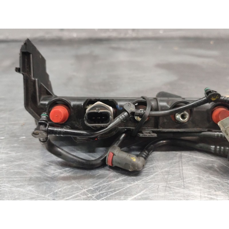 Recambio de rampa inyectora para renault scenic ii authentique referencia OEM IAM 8200330912 4