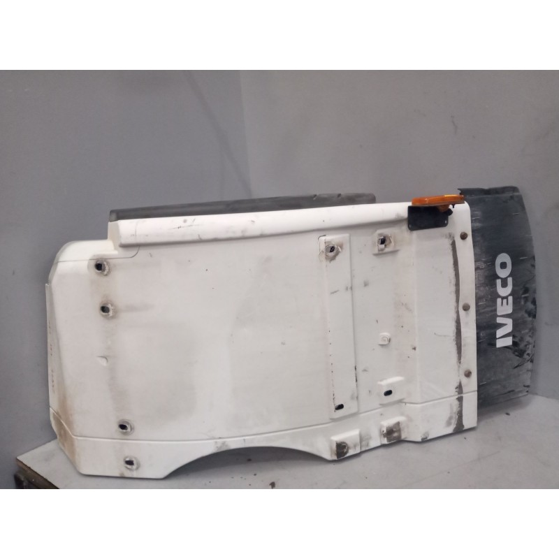 Recambio de guardabarros delantero derecho para iveco stralis (as) 12.9 diesel referencia OEM IAM 504138503  