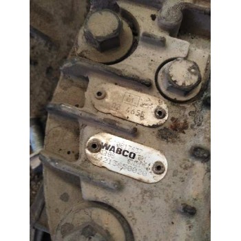 Recambio de caja cambios para renault premium route 2006 fas 4x2 larga distancia referencia OEM IAM AT2412C SP3190492 