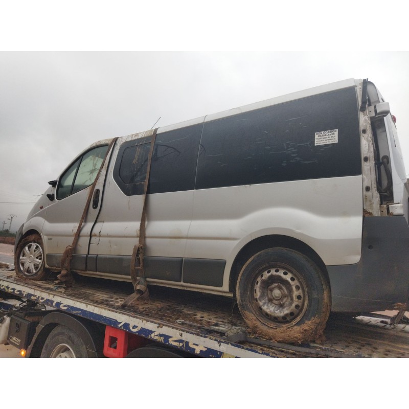 opel vivaro a autobús (x83) del año 2001
