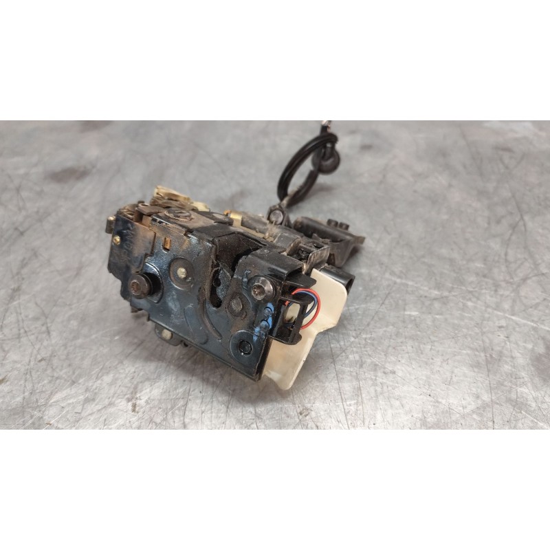 Recambio de cerradura puerta trasera izquierda para volkswagen passat berlina (3b2) comfortline referencia OEM IAM  6 PINS 