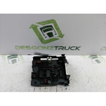 CAJA RELES / FUSIBLES 