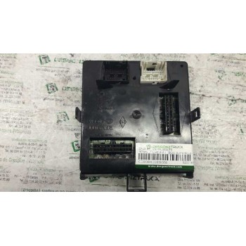CAJA RELES / FUSIBLES 8200141153 