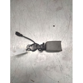 ENGANCHE DE CINTURON DELANTERO IZQUIERDO 