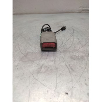Recambio de enganche de cinturon delantero izquierdo para daewoo nubira berlina cdx referencia OEM IAM   