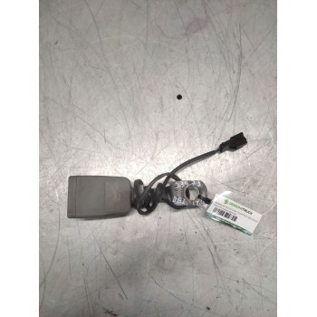 Recambio de enganche de cinturon delantero izquierdo para daewoo nubira berlina cdx referencia OEM IAM   