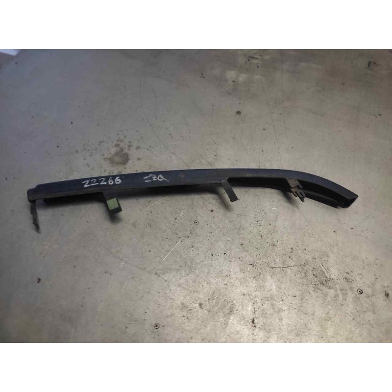 Recambio de moldura para bmw serie 3 berlina (e46) 320d referencia OEM IAM 51138208481 BAJO FARO IZQUIERDO - Azul 2