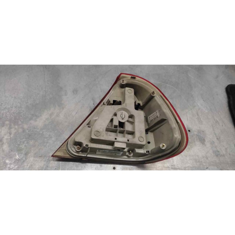 Recambio de piloto trasero izquierdo para mercedes-benz clase c (w202) berlina referencia OEM IAM 2028200164 7 PINS 2