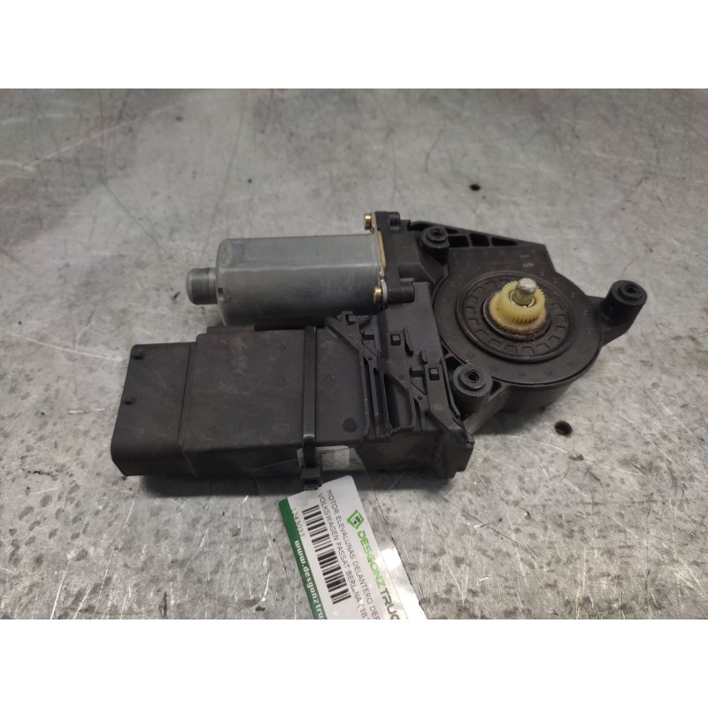 Recambio de motor elevalunas delantero derecho para volkswagen passat berlina (3b3) referencia OEM IAM 0130821694  105415301 4
