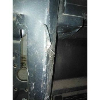 Recambio de peldaño izquierdo para renault serie t fg 4x2 cabina high-sleeper referencia OEM IAM 82574835  