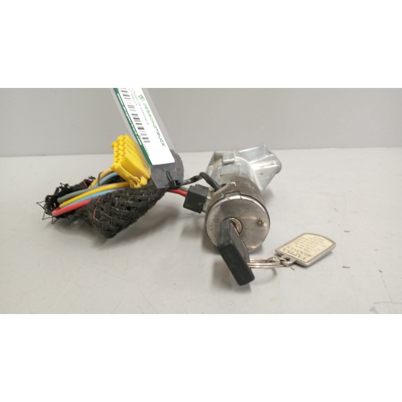 Recambio de conmutador de arranque para renault midlum referencia OEM IAM 5010235945 - Blanco 2