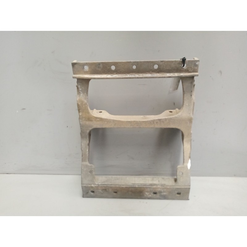 Recambio de soporte para renault hd 250.18 premium e2 6.2 diesel referencia OEM IAM 21087113  SOPORTE PELDAÑO DERECHO 2