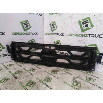 Recambio de rejilla delantera central para renault serie t fg 4x2 cabina high-sleeper referencia OEM IAM   