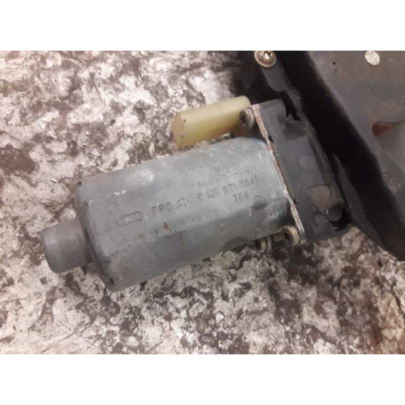 Recambio de elevalunas trasero derecho para ford mondeo berlina (gd) ambiente referencia OEM IAM 0130821681 2 PINS 3