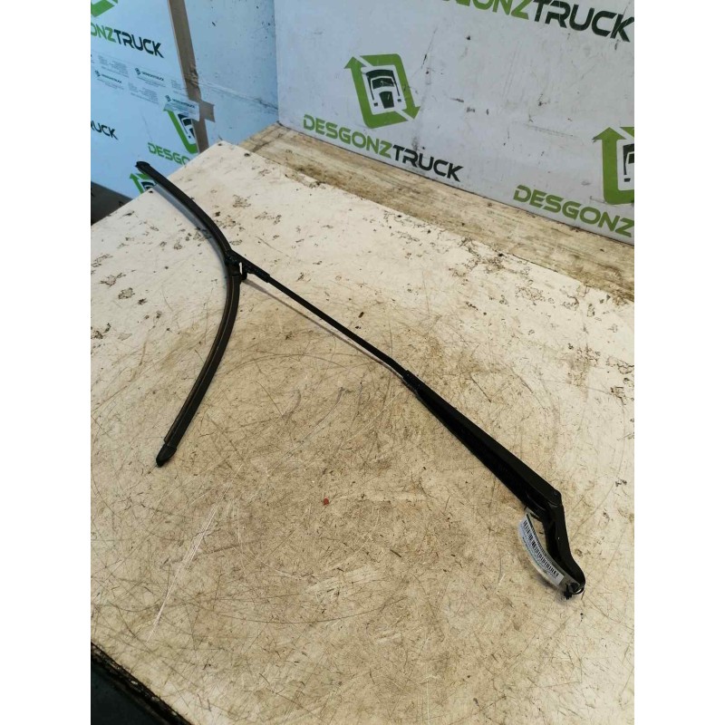 Recambio de brazo limpia delantero derecho para peugeot 407 st sport pack referencia OEM IAM - Negro 2