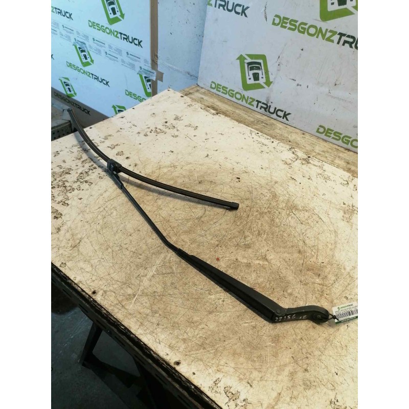 Recambio de brazo limpia delantero izquierdo para peugeot 407 st sport pack referencia OEM IAM   