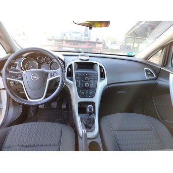 opel astra j sports tourer (p10) del año 2013