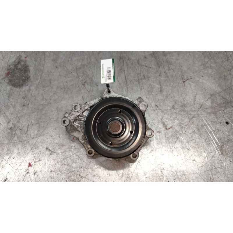 Recambio de bomba agua para toyota avensis (_t25_) 2.0 d-4d (adt250_) referencia OEM IAM   